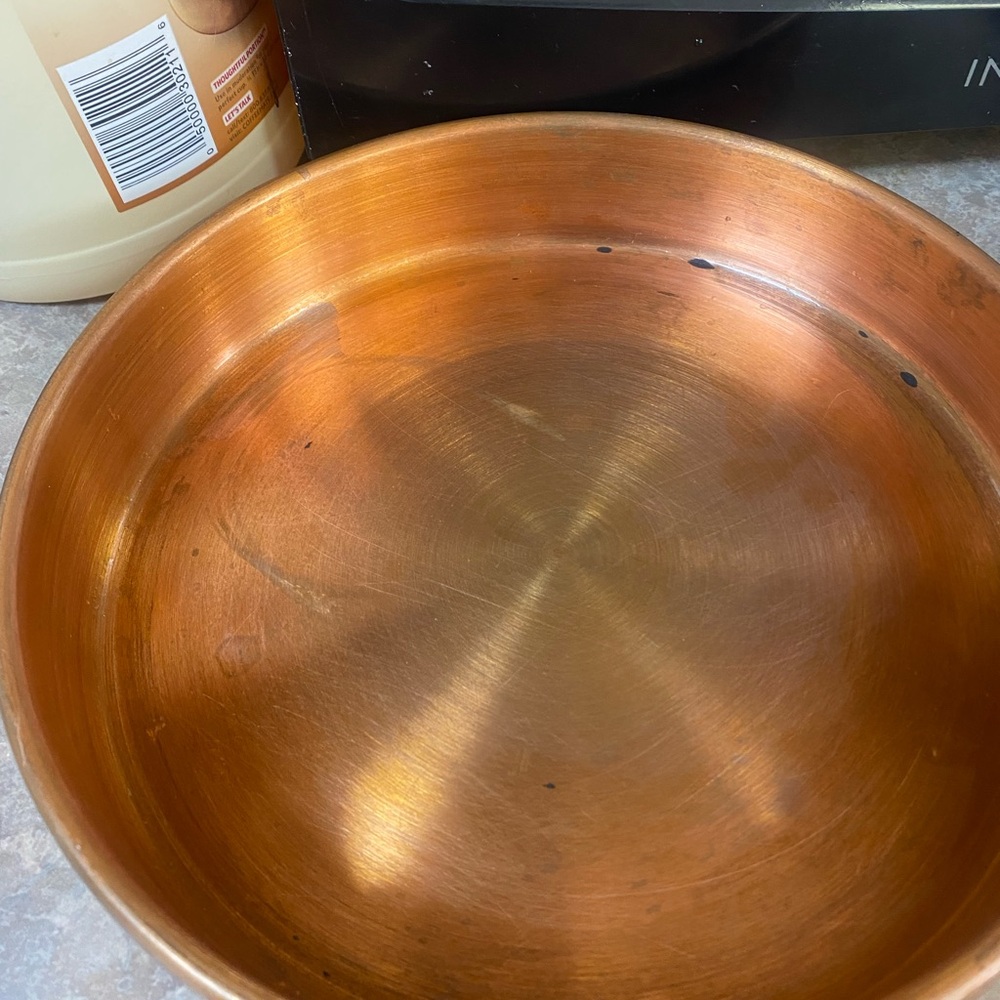 Vintage solid Copper 9inches Pan or serving tray - Picture 6 of 7